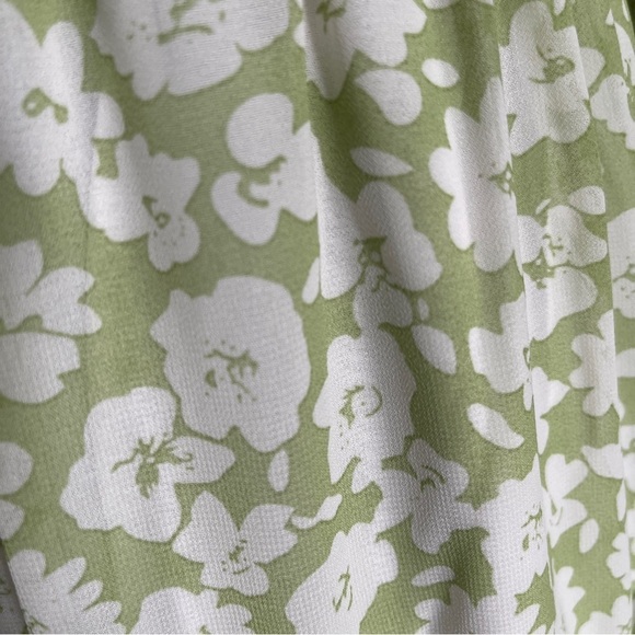 Lulus Green Floral Smocked Mini Dress | Long Sleeve Tiered | Size Small | NWT - Picture 6 of 10